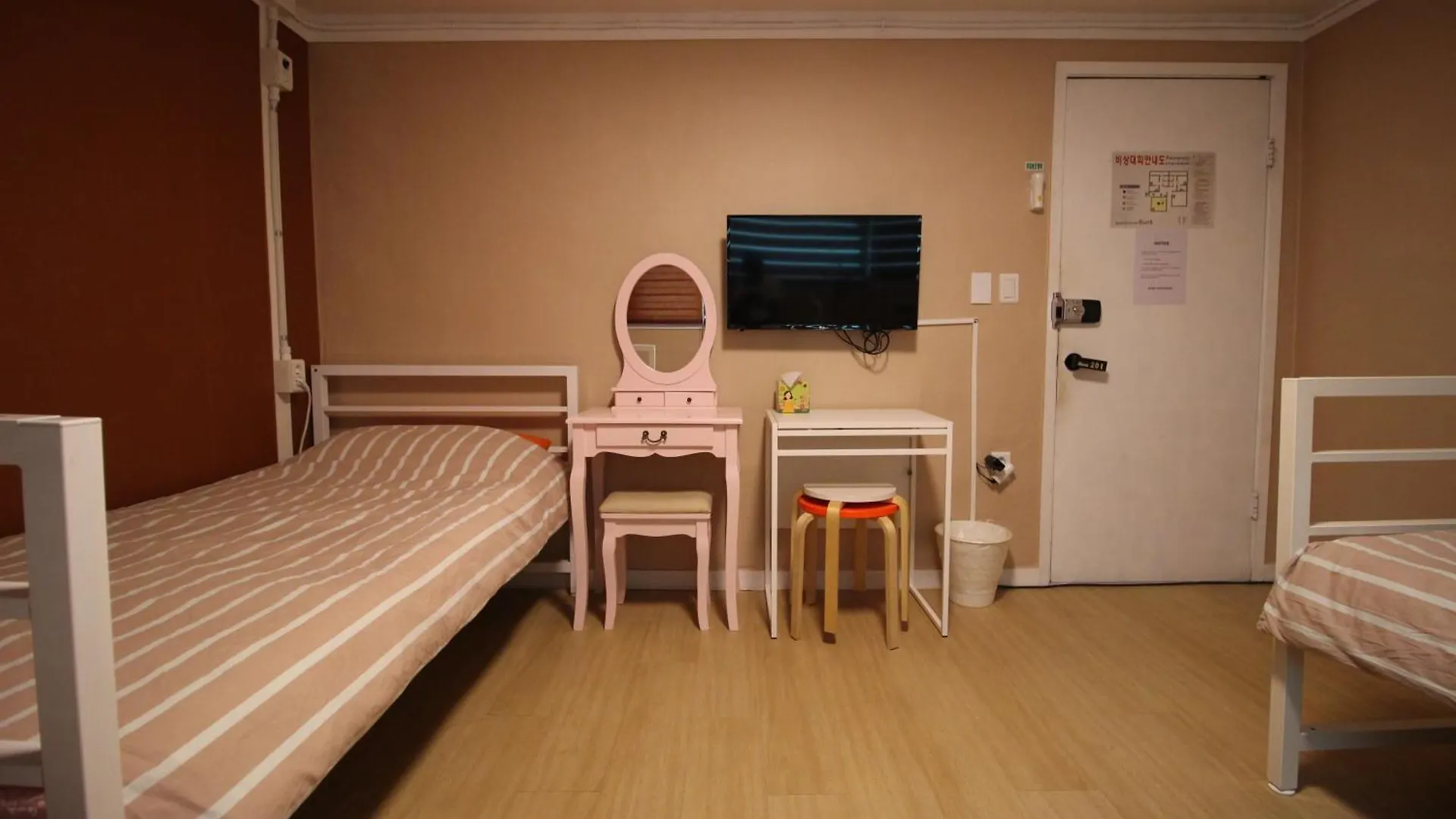 Bunk Guesthouse Hongdae Soul 2*,  Jižní Korea