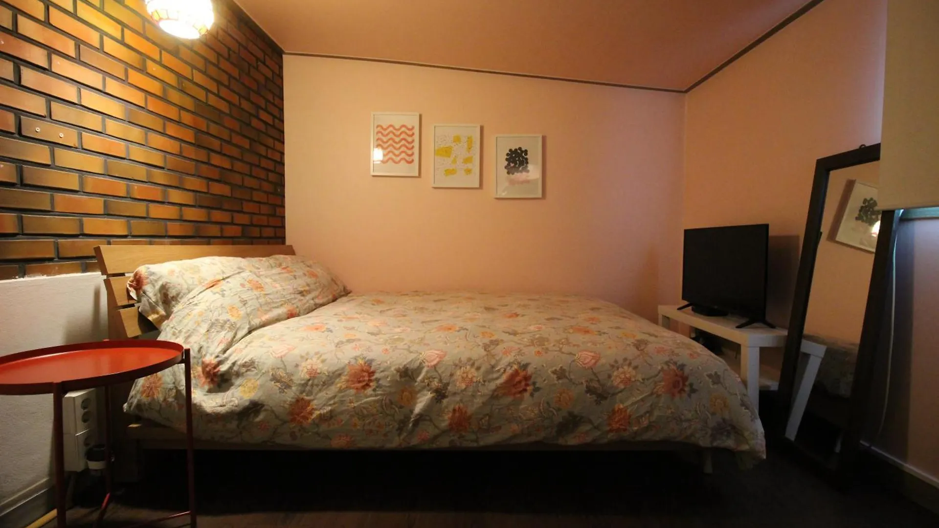 Bunk Guesthouse Hongdae Seoul