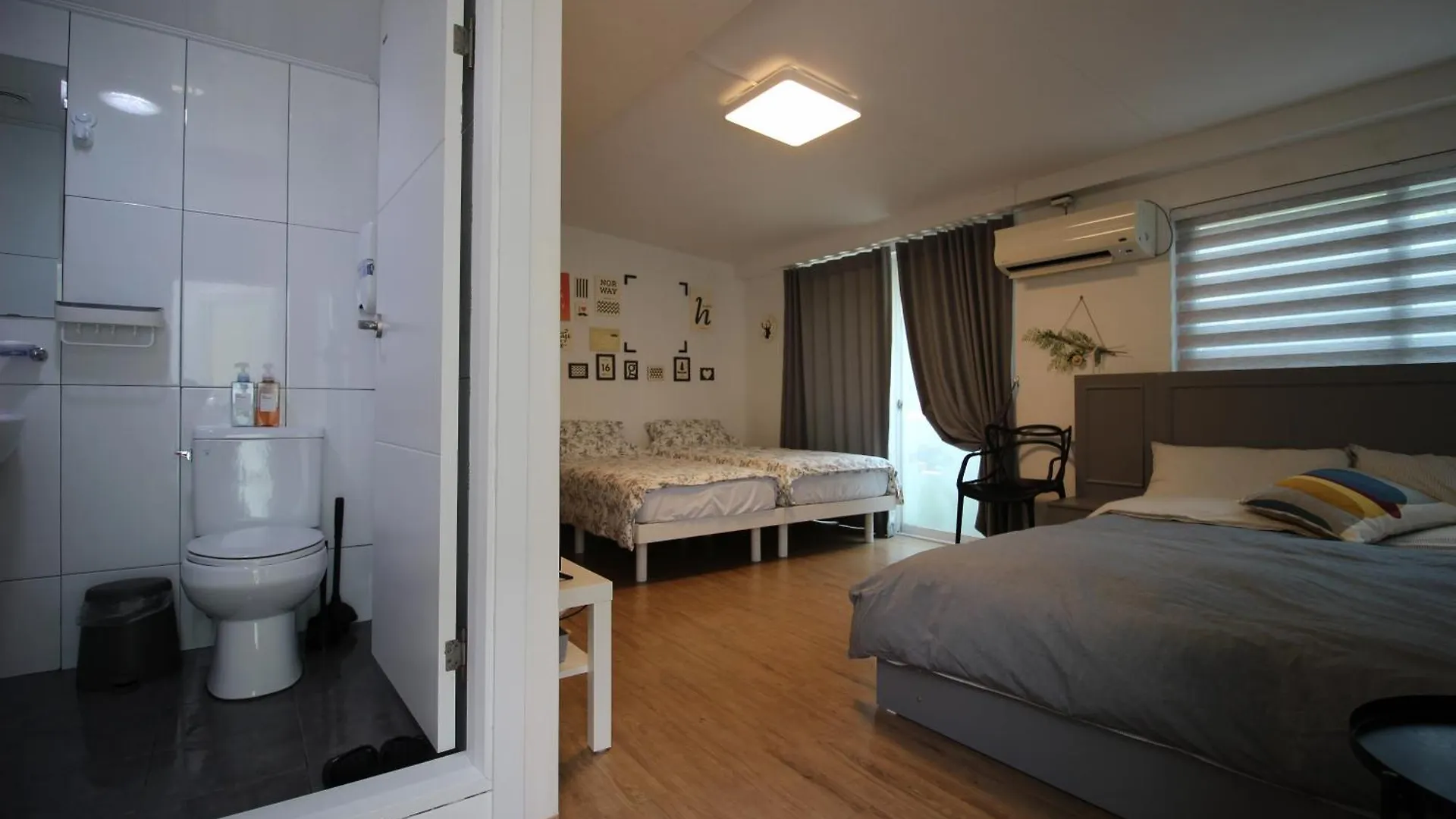 Bunk Guesthouse Hongdae Seoul