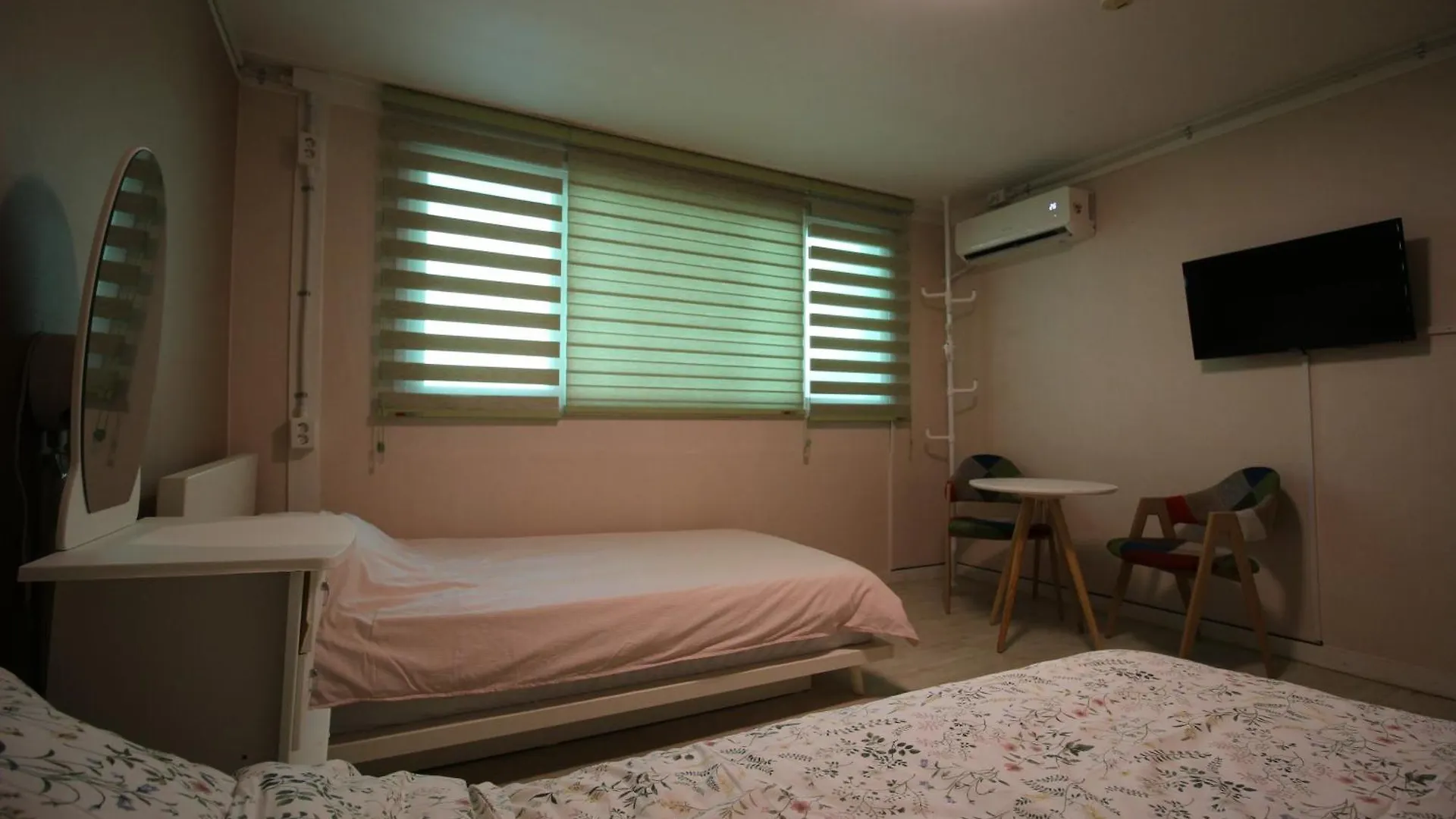 Bunk Guesthouse Hongdae Seoul Guest house