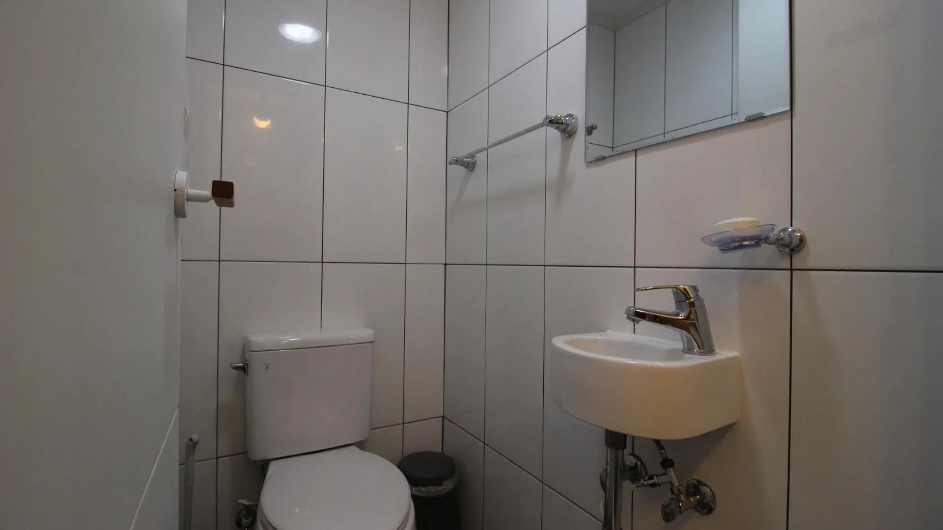 Bunk Guesthouse Hongdae Seoul 2*,  South Korea